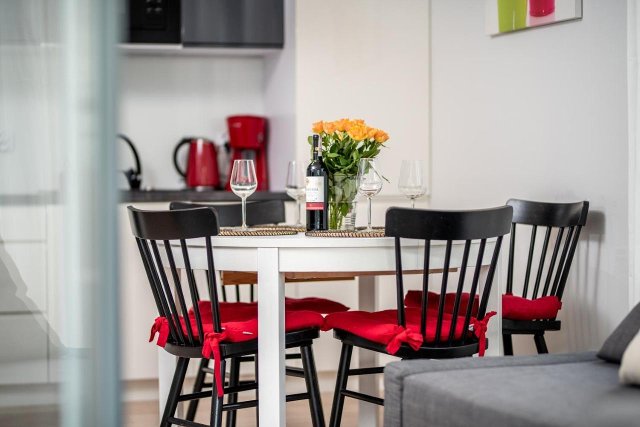 尤斯托尼莫斯基Apartament Mio Mare公寓 外观 照片